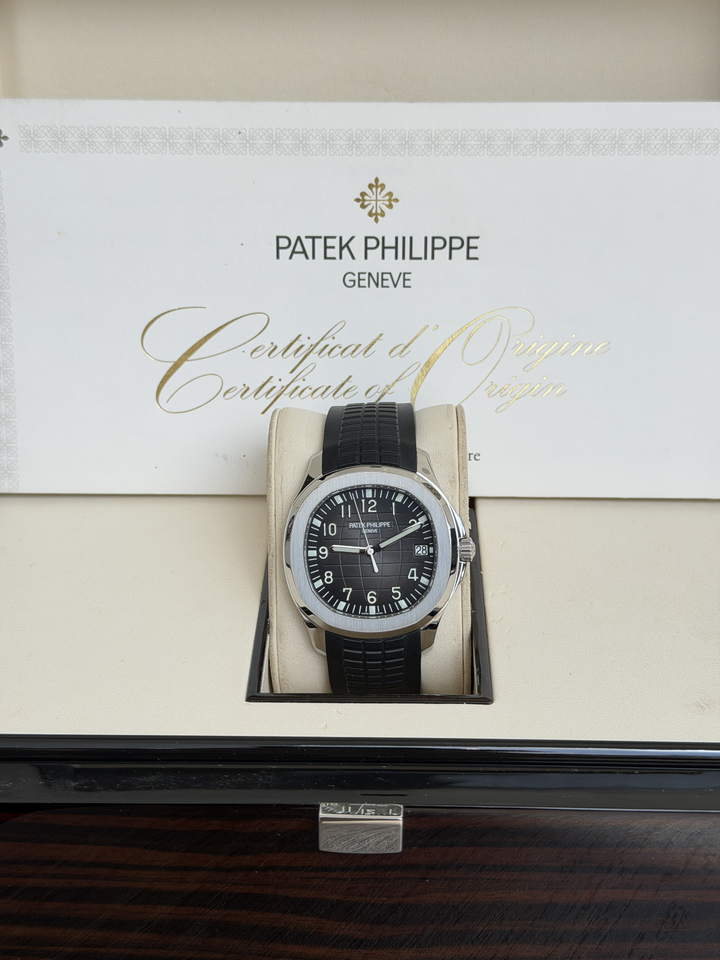 Patek Philippe Aquanaut (Black)