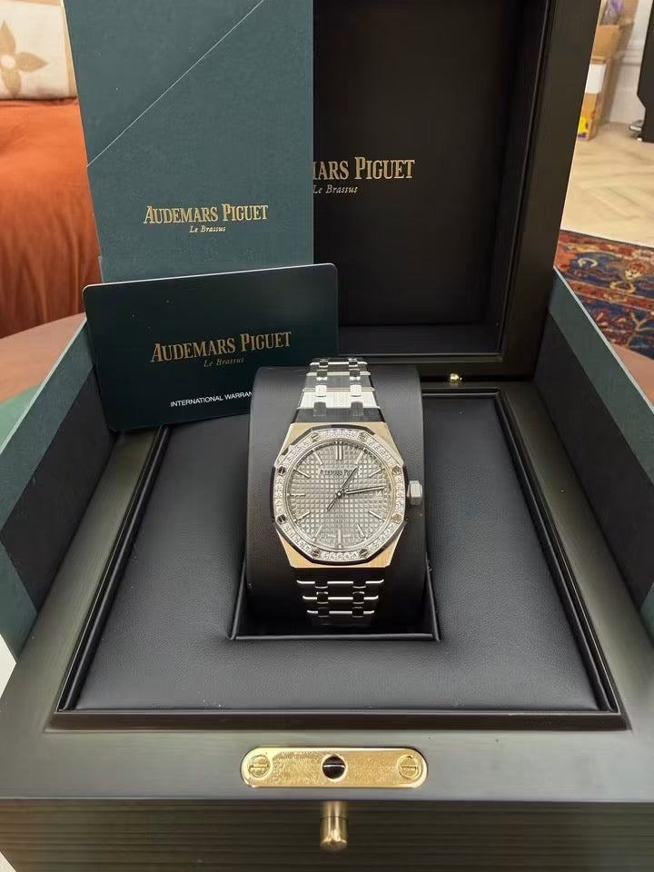 Audemars Piguet Royal Oak (Rhodium Dial)